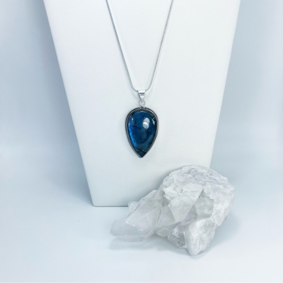 *SOLD* Chunky Large Blue Labradorite Pendant Necklace Pear Cut New Silver 925 - Picture 5 of 10